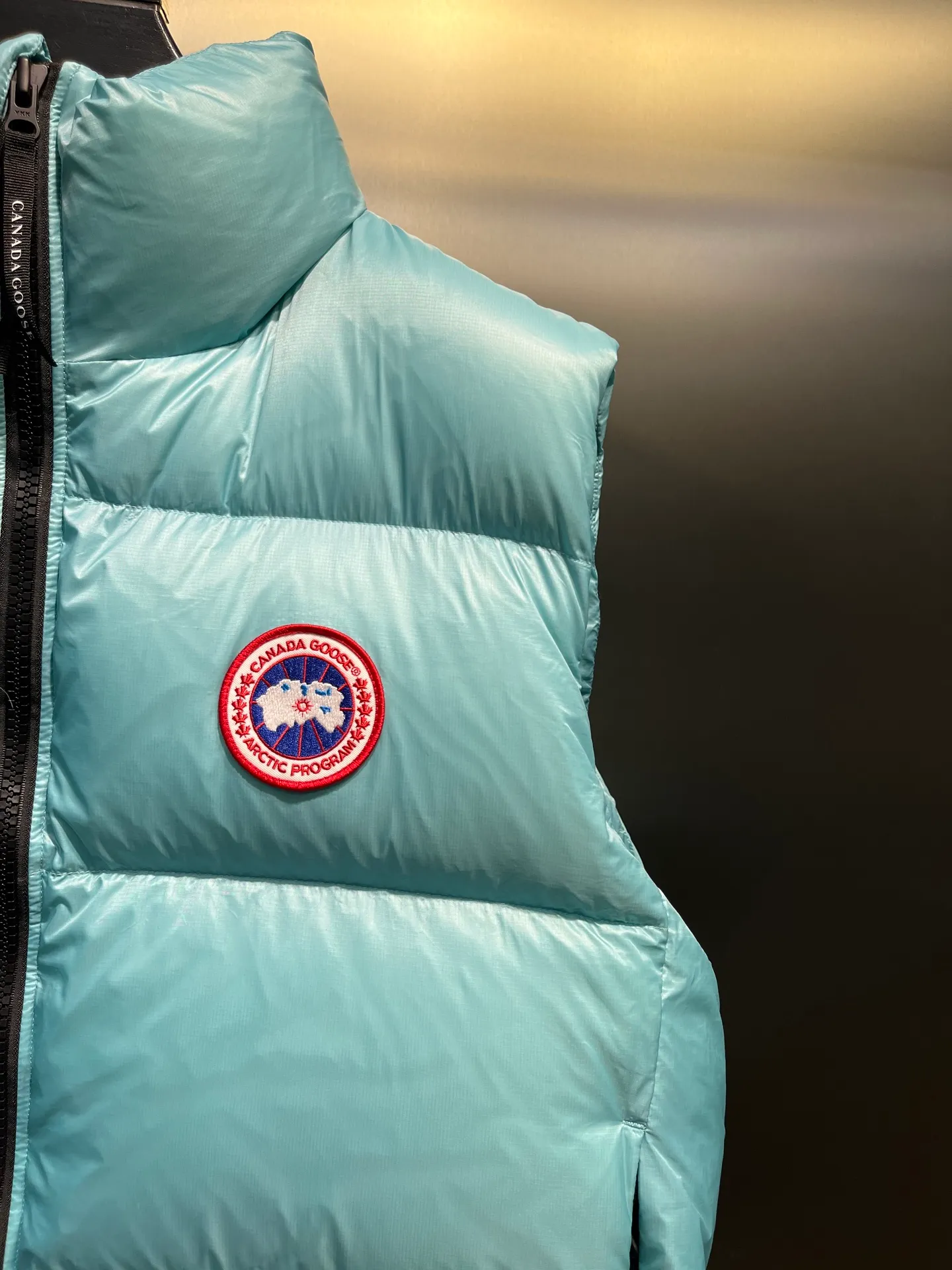 P540 🇨🇦Canada Goose""🇨🇦🌟 Canada Goose Puff Down Vest has always been recognized as the warmest down jacket. Various Instagram celebrities, Internet celebrities, and celebrities often wear it for street photos. I make Canada Goose every year, but I still can't get rid of my love for it. No matter how cold the days are, there is no need to be afraid, because there is! Filled with 90% white duck down, it is the legendary warmest down jacket and is known as a must-have for Arctic outdoor sports! The most popular down jacket in the world, celebrities are rushing to buy it, it is a must-have!  size：xs-xl